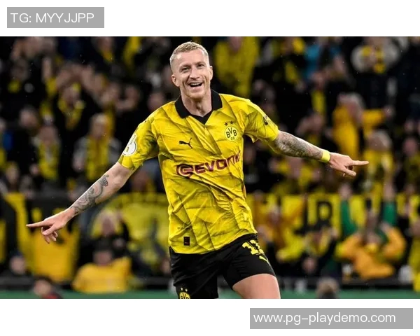 英超焦点战：多特蒙德凭神扑力克曼联战术解析与精彩瞬间回顾