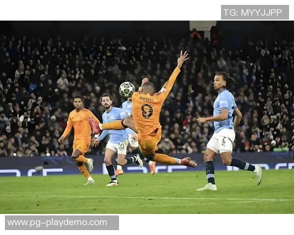 英超激战：皇马绝杀本菲卡全场沸腾精彩瞬间回顾与分析